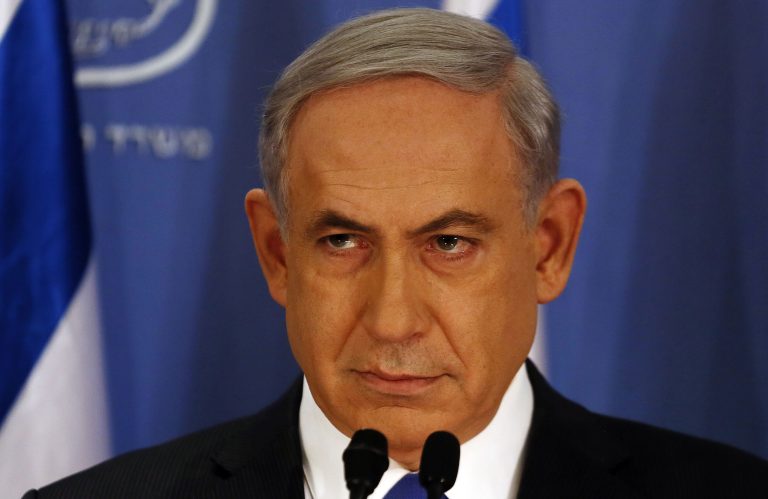 Warbixin: Xafiiska Netanyahu oo ay Hareyneyso Fadeexad Halis ku ah Mustaqbalkiisa.